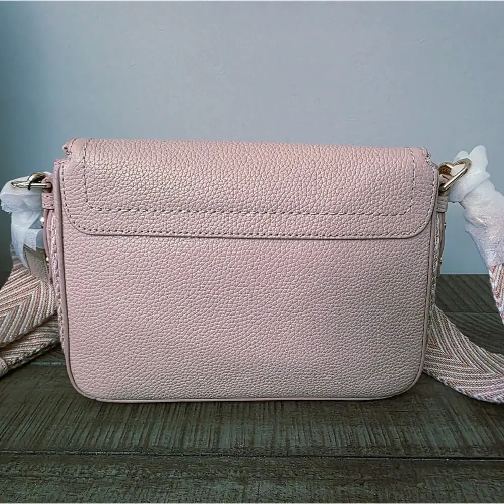 Marc Jacobs compact pebbled